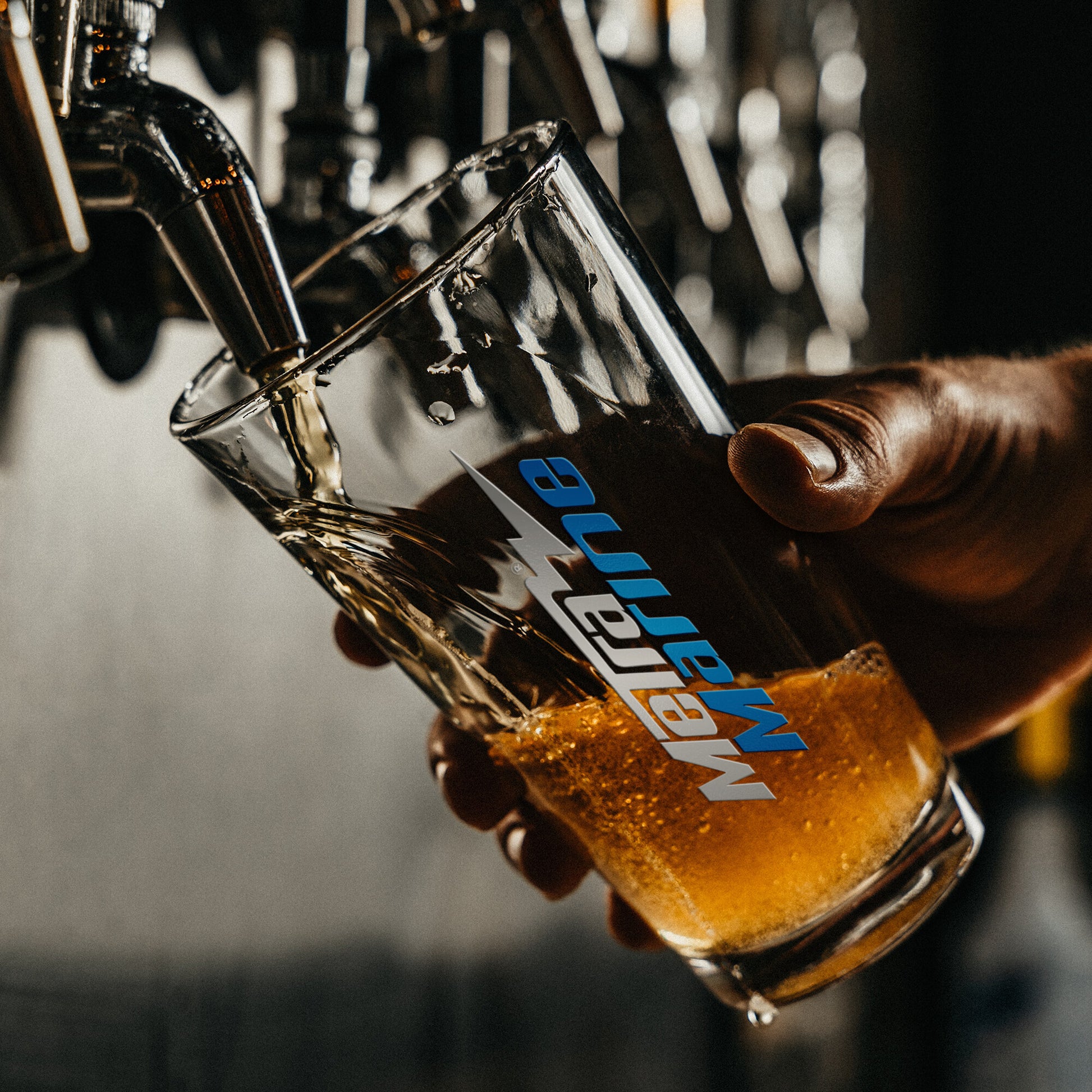 Metra Marine-Pint Glass